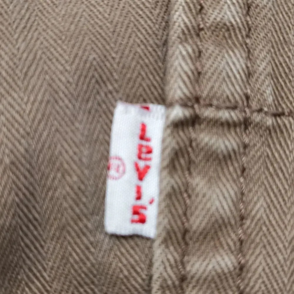 Levis levis tab